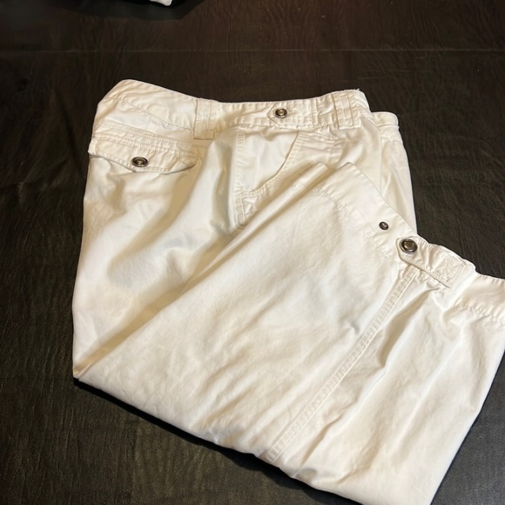 Chico’s size 3 cotton Capris with 2 snaps at bottom of leg
